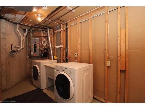 24-90 Ontario Street S, Grand Bend, ON - Indoor Photo Showing Laundry Room