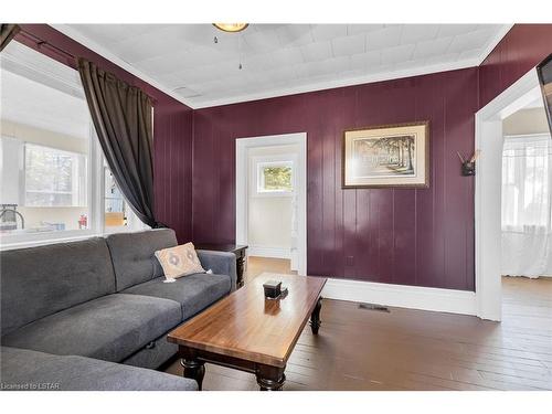 214 Nancy Street, Dutton, ON - Indoor Photo Showing Living Room