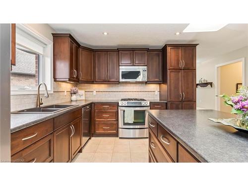 18 Cherry Blossom Lane, St. Thomas, ON - Indoor Photo Showing Kitchen With Double Sink