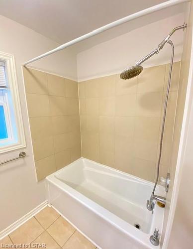 183 Springbank Drive, London, ON - Indoor Photo Showing Bathroom