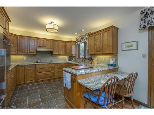 10364 Pinetree Drive, Grand Bend, ON - Indoor Photo Showing Kitchen
