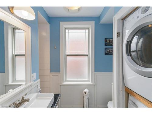 12 Hyatt Avenue, London, ON - Indoor Photo Showing Laundry Room
