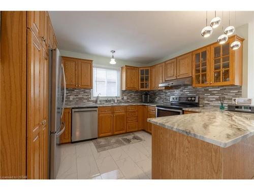 42 Kristina Crescent, London, ON - Indoor Photo Showing Kitchen With Double Sink