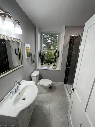71720 Blackbush Line, Bluewater, ON - Indoor Photo Showing Bathroom