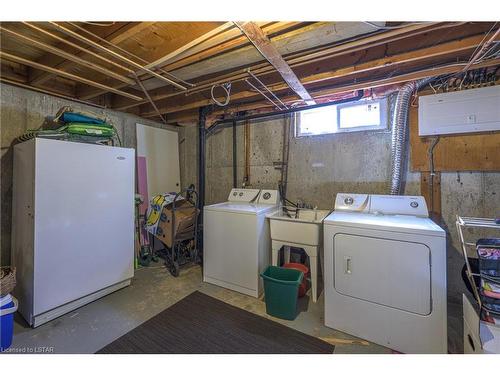 999 Notre Dame Drive, London, ON - Indoor Photo Showing Laundry Room