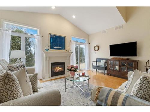 6-375 Edith Cavell Boulevard, Port Stanley, ON - Indoor Photo Showing Living Room With Fireplace