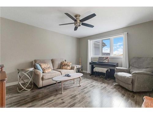6-375 Edith Cavell Boulevard, Port Stanley, ON - Indoor Photo Showing Living Room