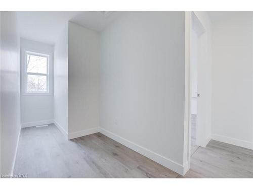 691 William Street, London, ON - Indoor Photo Showing Other Room