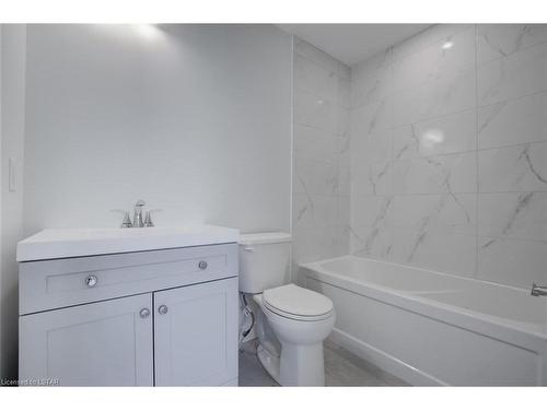 691 William Street, London, ON - Indoor Photo Showing Bathroom