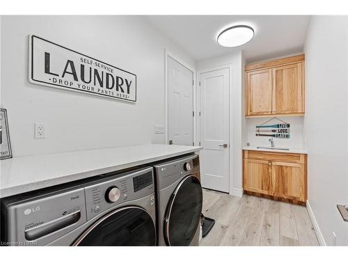 34180 Melena Beach Sideroad, Bayfield, ON - Indoor Photo Showing Laundry Room