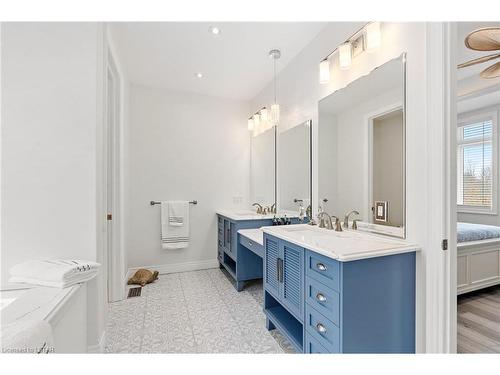 34180 Melena Beach Sideroad, Bayfield, ON - Indoor Photo Showing Bathroom