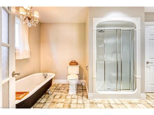 2693 John St Street, Brights Grove, ON - Indoor Photo Showing Bathroom