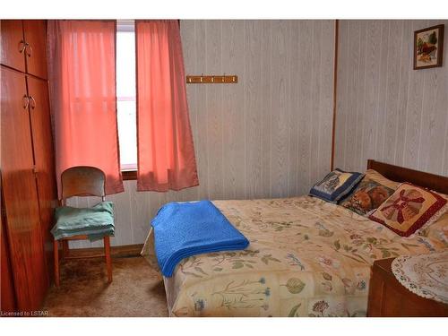 41574 Kirkton Road, Winchelsea, ON - Indoor Photo Showing Bedroom