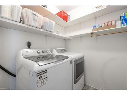 29-30 Clarendon Crescent, London, ON - Indoor Photo Showing Laundry Room