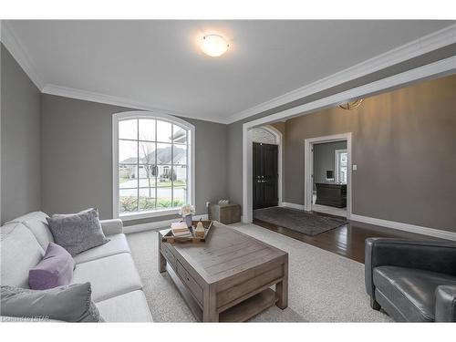 421 Bradwell Chase, London, ON - Indoor Photo Showing Living Room