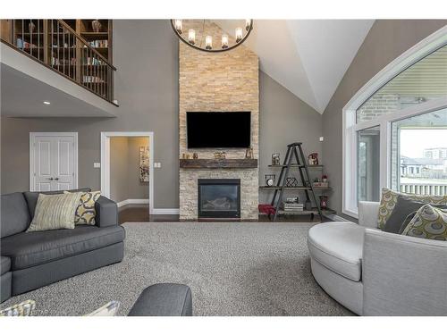 421 Bradwell Chase, London, ON - Indoor Photo Showing Living Room With Fireplace