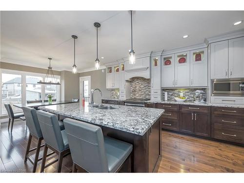 421 Bradwell Chase, London, ON - Indoor Photo Showing Kitchen With Double Sink With Upgraded Kitchen