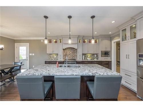 421 Bradwell Chase, London, ON - Indoor Photo Showing Kitchen With Upgraded Kitchen
