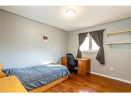 8 Primrose Drive, Tillsonburg, ON - Indoor Photo Showing Bedroom