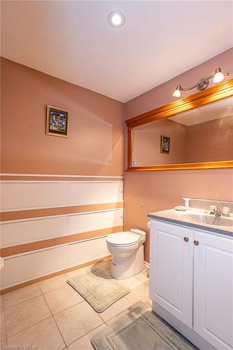 8 Primrose Drive, Tillsonburg, ON - Indoor Photo Showing Bathroom