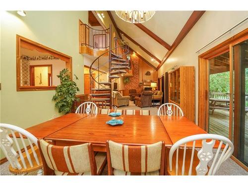 8441 Defore Drive, Lambton Shores, ON - Indoor Photo Showing Dining Room