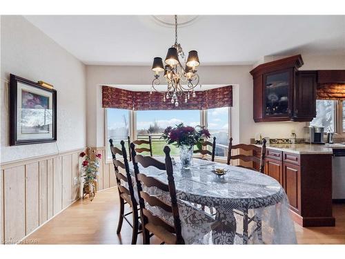 6347 Decker Drive, London, ON - Indoor Photo Showing Dining Room