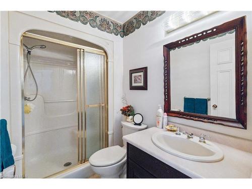 6347 Decker Drive, London, ON - Indoor Photo Showing Bathroom