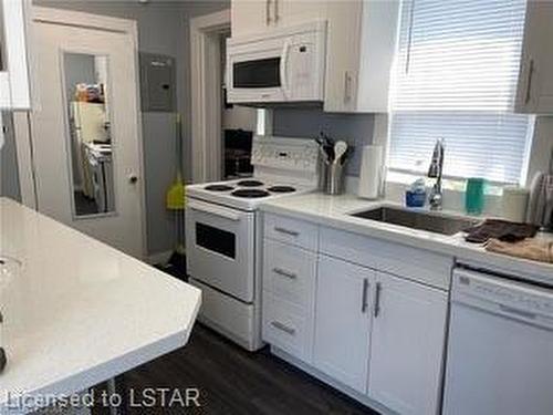 28 Oxford Street W, London, ON - Indoor Photo Showing Kitchen
