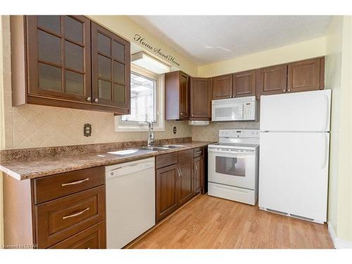 71 Metcalfe Crescent, London, ON - Indoor Photo Showing Kitchen With Double Sink