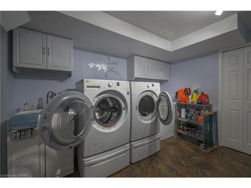 44-70 Glenroy Road, London, ON - Indoor Photo Showing Laundry Room
