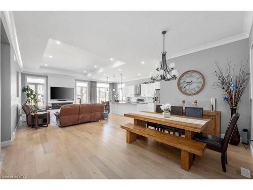 6 Beaty Lane, Thamesford, ON - Indoor Photo Showing Living Room