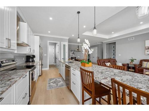 6 Beaty Lane, Thamesford, ON - Indoor Photo Showing Kitchen With Upgraded Kitchen