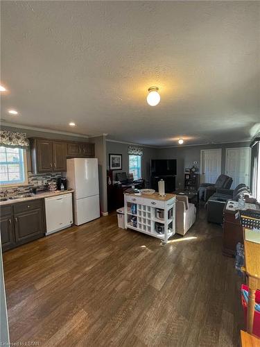 A20-4838 Switzer Drive, Appin, ON - Indoor Photo Showing Kitchen