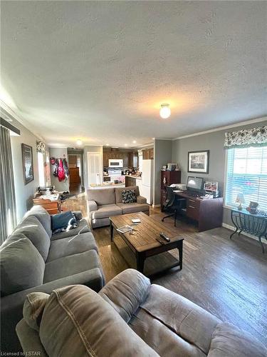 A20-4838 Switzer Drive, Appin, ON - Indoor Photo Showing Living Room