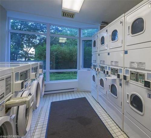 1412-45 Pond Mills Road, London, ON - Indoor Photo Showing Laundry Room