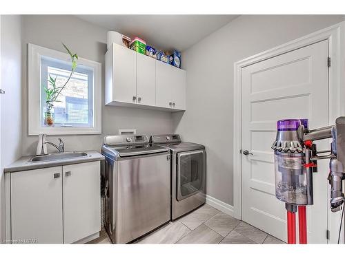 1131 Melsetter Way, London, ON - Indoor Photo Showing Laundry Room