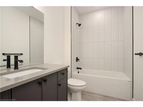 71-11 Coastal Crescent, Grand Bend, ON - Indoor Photo Showing Bathroom