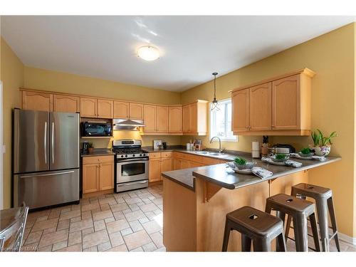 511 Inverness Avenue, London, ON - Indoor Photo Showing Kitchen