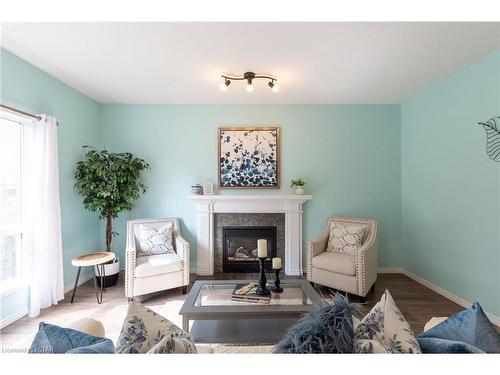 511 Inverness Avenue, London, ON - Indoor Photo Showing Living Room With Fireplace