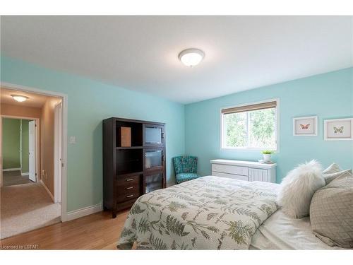 511 Inverness Avenue, London, ON - Indoor Photo Showing Bedroom