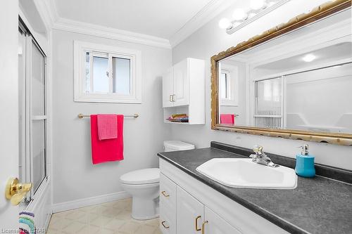 27 Sasha Crescent, London, ON - Indoor Photo Showing Bathroom