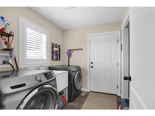 27 Peach Tree Boulevard, St. Thomas, ON - Indoor Photo Showing Laundry Room