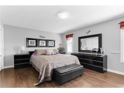 27 Peach Tree Boulevard, St. Thomas, ON - Indoor Photo Showing Bedroom