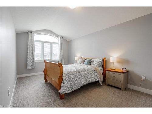 178 Spencer Avenue, Lucan, ON - Indoor Photo Showing Bedroom