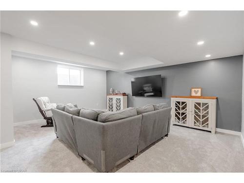 178 Spencer Avenue, Lucan, ON - Indoor Photo Showing Other Room