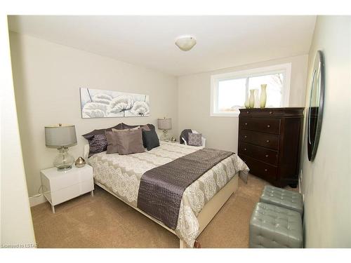 1005 Notre Dame Drive, London, ON - Indoor Photo Showing Bedroom