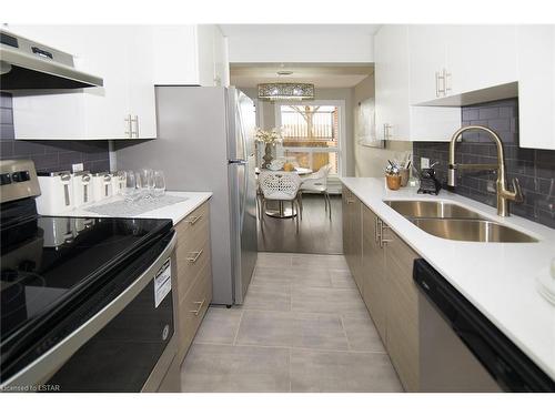 1005 Notre Dame Drive, London, ON - Indoor Photo Showing Kitchen With Double Sink