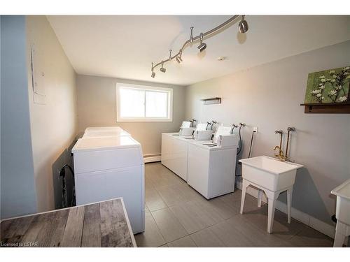 1005 Notre Dame Drive, London, ON - Indoor Photo Showing Laundry Room