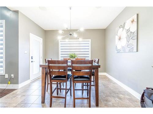 30 Riness Drive, Dorchester, ON - Indoor Photo Showing Dining Room
