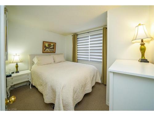 299 Glen Abbey Court, Grand Bend, ON - Indoor Photo Showing Bedroom